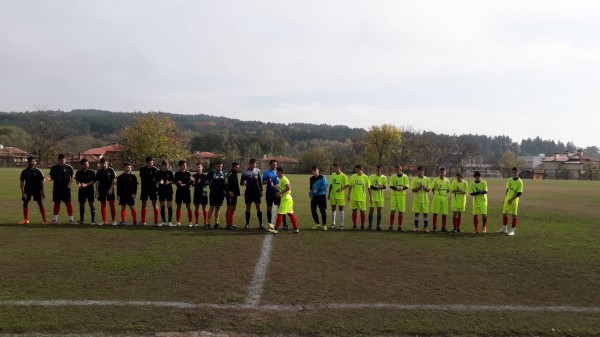 Победа за ПГТТМ при юношите в Общинското първенство по футбол