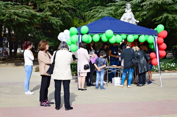 Младежки общински съвет отбелязва Деня на народните будители