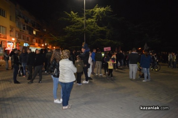 Подписка срещу движението на каруците се организира и в момента в Казанлък