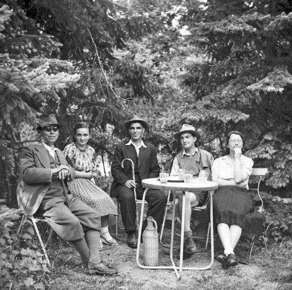 Фотографии разкриват художникa Иван Пенков с фотографии в Казанлък   