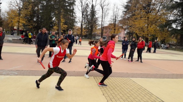 Рекорден интерес към традиционното щафетно бягане в парк „Розариум“