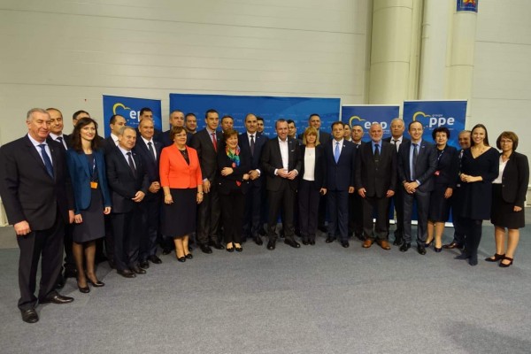 Цветан Цветанов и кметове от ГЕРБ се срещнаха с Манфред Вебер