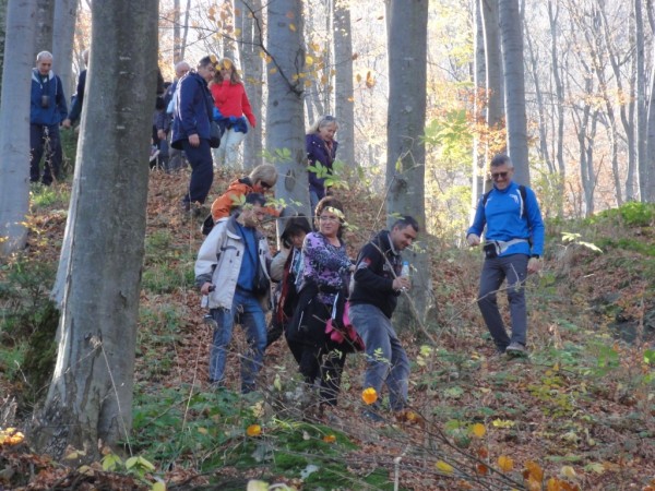 Казанлъшките туристи си спретнаха есенно-историческа обиколка