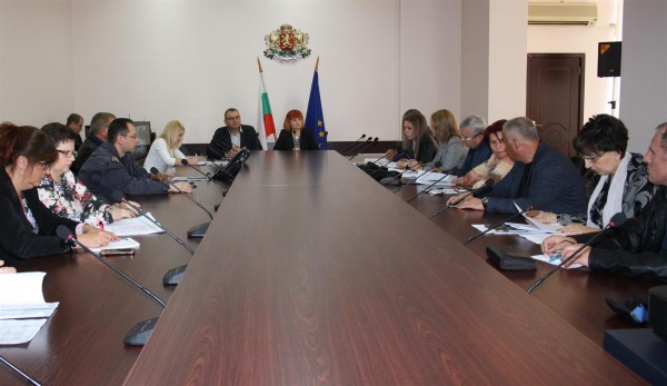 Обсъждат мерки за повишаване на безопасността на пътя в областта