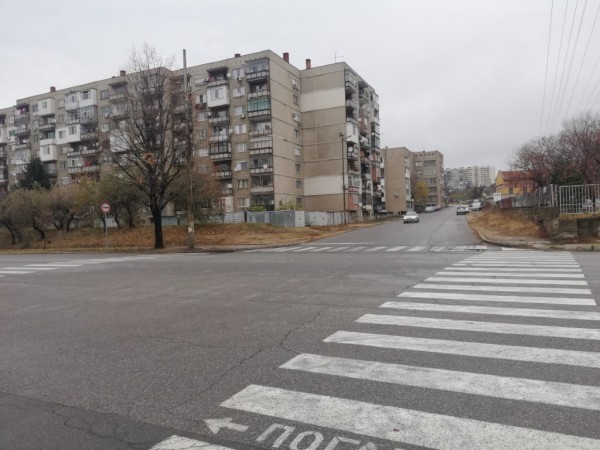 Общината регулира едно от опасните кръстовища в града