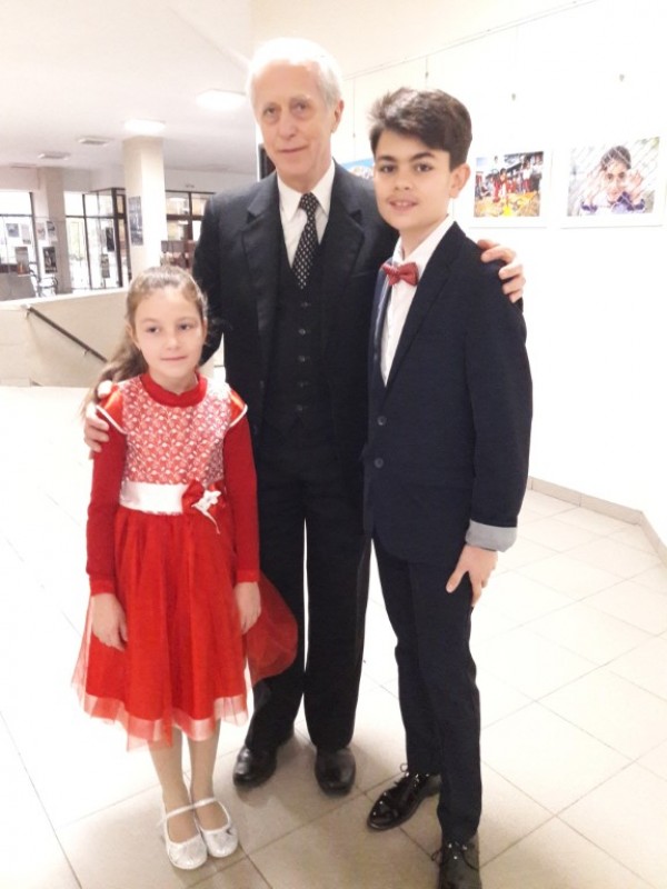 Поредно признание за малките пианисти Христиана Харалампиева и Виктор Владков 