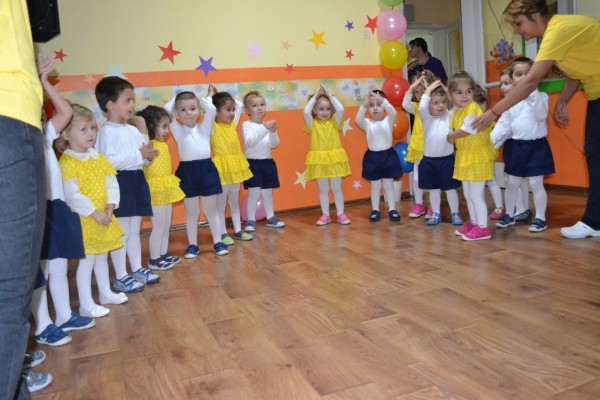 В Деня на християнското семейство обновената ДГ №13 „Мечо Пух“ официално отвори врати