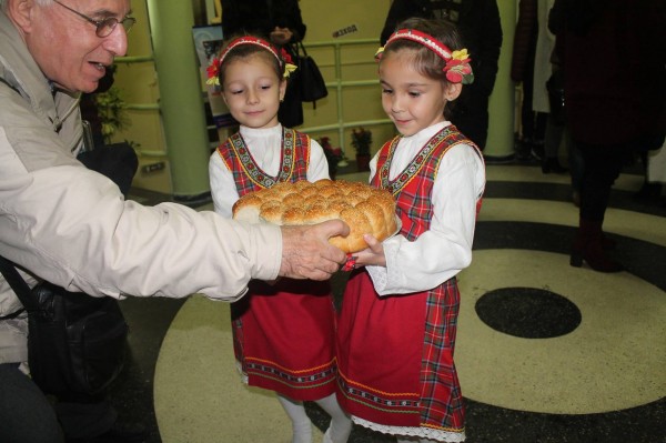 Библиотеката отвори отново врати след ремонта