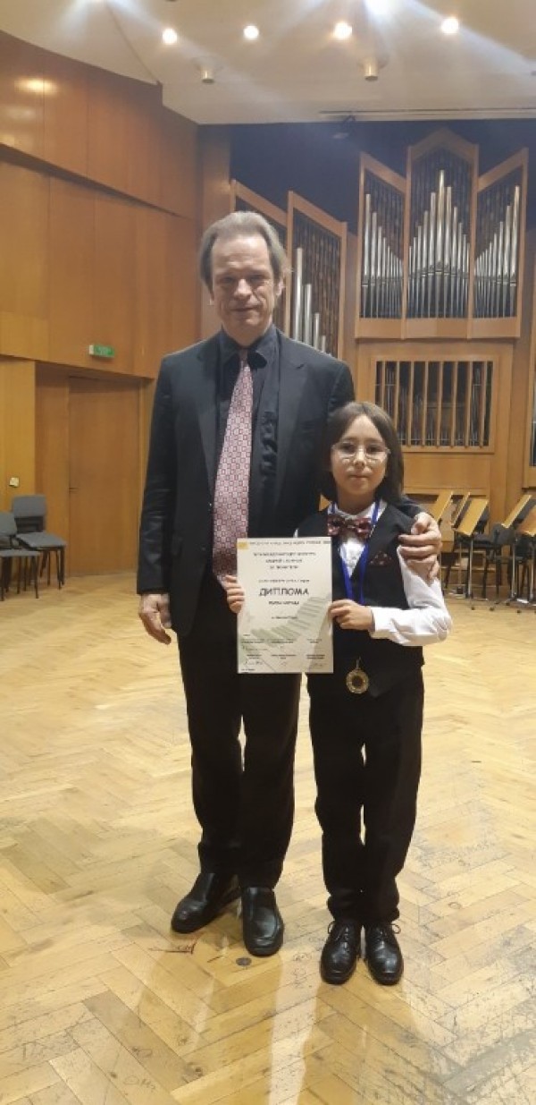 5 златни медала грабнаха талантливите ни пианисти