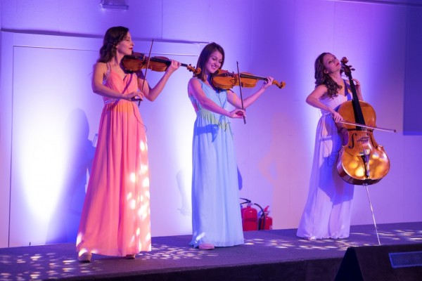 “Сийдър“ събра 100 000 лева в подкрепа на деца и младежи от Казанлък и Кюстендил