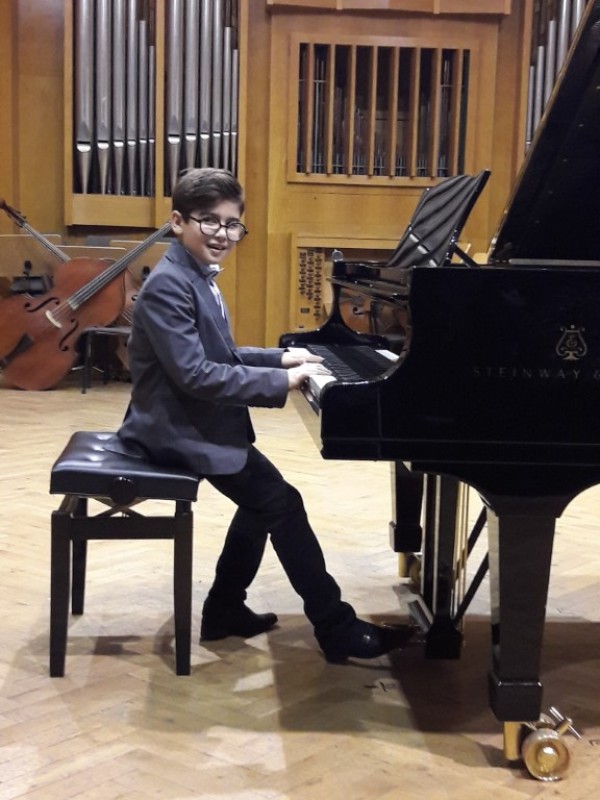 5 златни медала грабнаха талантливите ни пианисти