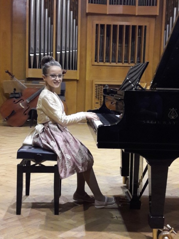 5 златни медала грабнаха талантливите ни пианисти