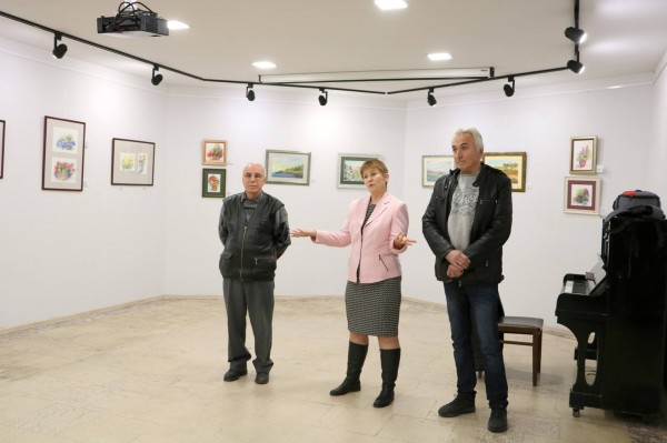 Над 930 лева събра благотворителната изложба на Радиана Георгиева