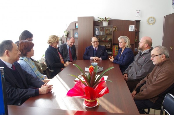 Чисто нов микробус ще превозва децата в дневния център в Бузовград