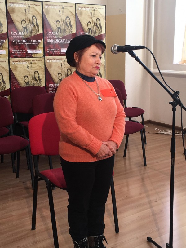 Рок баби от Казанлък с кожени якета пеят Queen