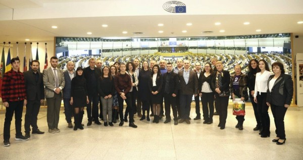 Казанлъшки младежи гостуват в Брюксел по покана на Ева Майдел (ГЕРБ/ЕНП)