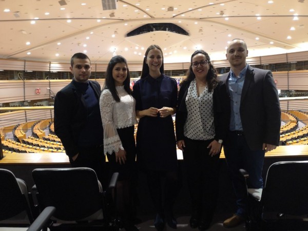 Посещението в Европейския парламент бе полезно и интересно за казанлъшките младежи от МГЕРБ