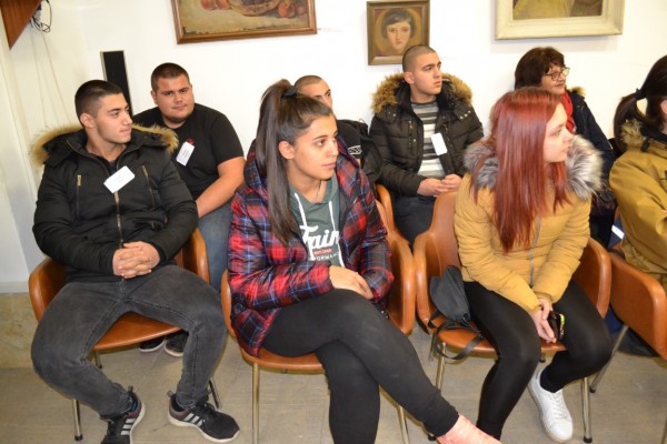 Община Казанлък фокусира вниманието върху младите лидери