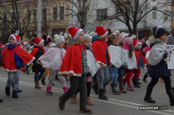 Запалване на коледните светлини