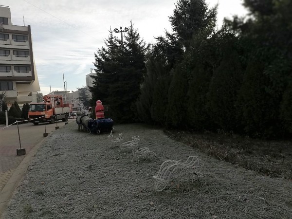 Промени в движението за запалването на Коледната елха в Казанлък