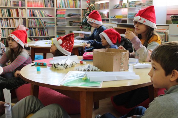 Деца твориха и дариха книги в библиотеката