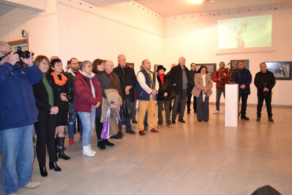 Изложбата „РазЛичен“ на Христо Генев посрещна първата си публика в Казанлък