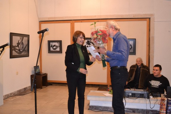 Изложбата „РазЛичен“ на Христо Генев посрещна първата си публика в Казанлък