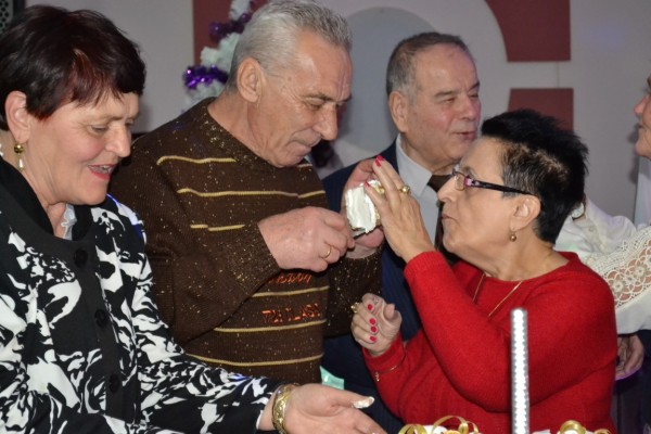 Над 60 „златни младоженци“ венча Кметът на Община Казанлък