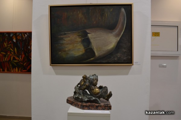 Шареният свят на СБХ в Казанлък изпълни залата на ул.“Искра“№4