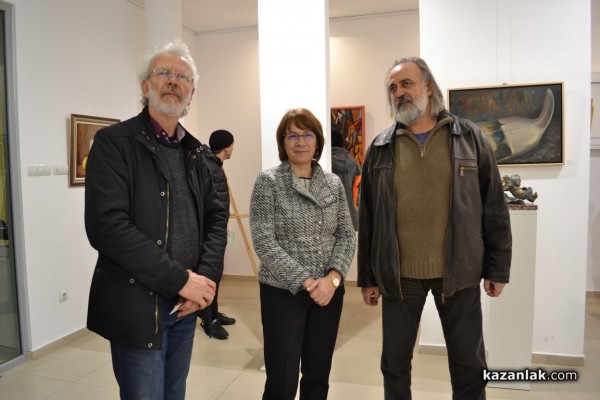 Шареният свят на СБХ в Казанлък изпълни залата на ул.“Искра“№4