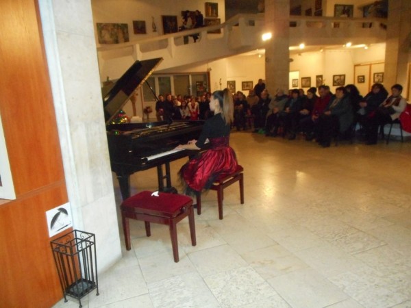 Юбилеен коледен концерт събра бивши и настоящи възпитаници на Елена Юлиянова