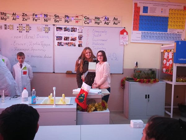 Откриха нов, модерен кабинет по природни науки в Механото