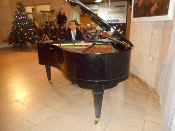 Юбилеен коледен концерт събра бивши и настоящи възпитаници на Елена Юлиянова