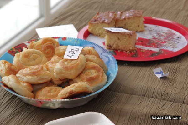 Учениците от СУ “Екзарх Антим I“ организираха благотворителен базар за Маги