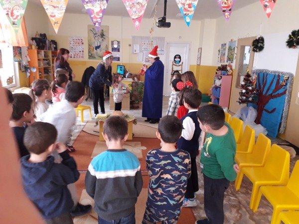 В Енина посрещнаха Игнажден със забавления