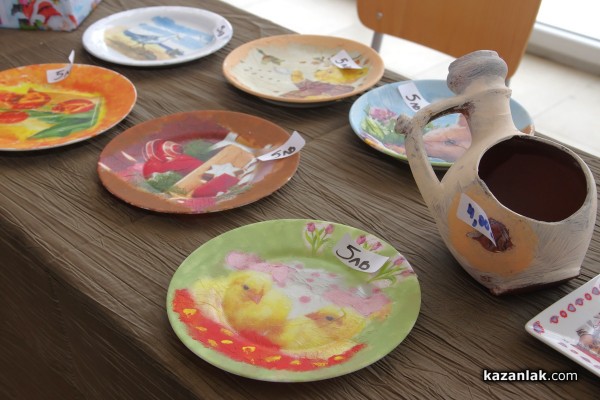 Учениците от СУ “Екзарх Антим I“ организираха благотворителен базар за Маги