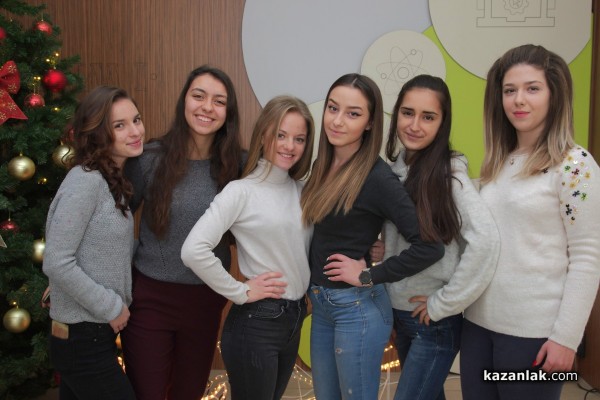 Учениците от СУ “Екзарх Антим I“ организираха благотворителен базар за Маги