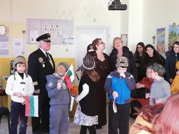 С урок по родолюбие започна отбелязването на 150-годишнината на енинското читалище