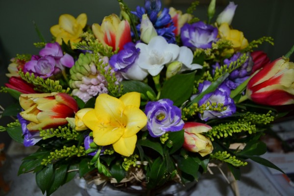 Цветя и поздравления от Кмета за екипа на АГ-отделението в Казанлък