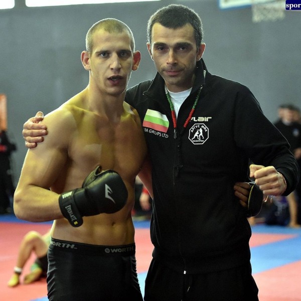 Балканският шампион по ММА Дориан Дерменджиев доброволец в читалище