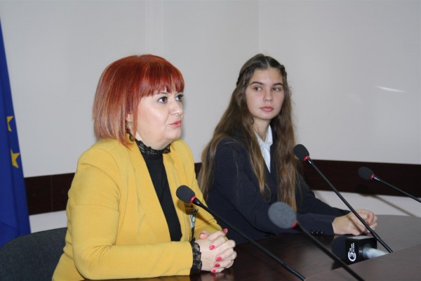 Ученици от областта се запознаха с Гергана Микова
