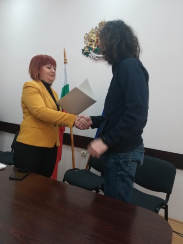 Казанлъшки ученици гостуваха в Областна администрация за 20 г. рожден ден