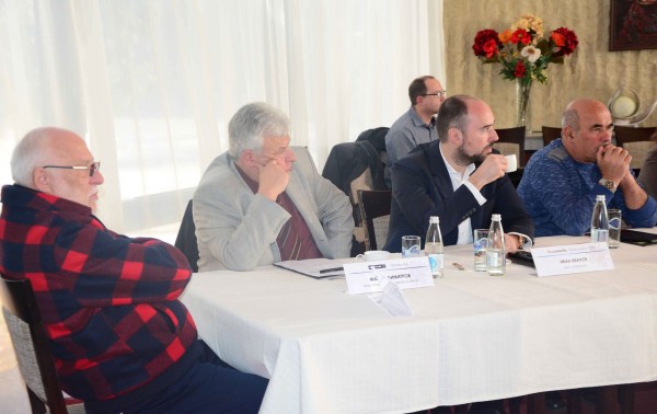 Фирмите от СБОИ и синдикатите искат среща с министрите на отбраната и икономиката