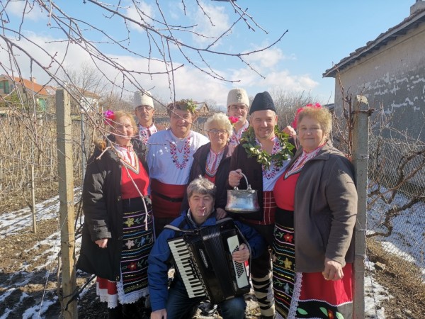 И ясеновци спазиха традициите на Трифон Зарезан