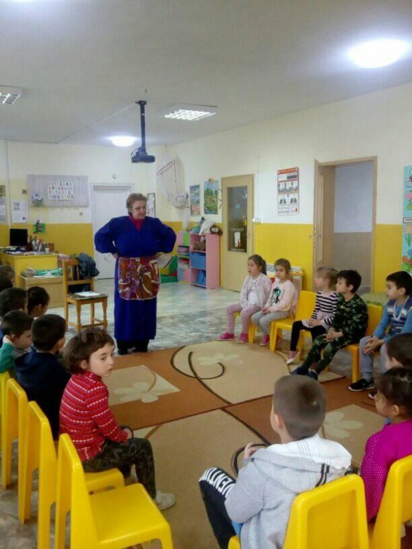 Театрални таланти развиват децата на Енина с “Походът на книгите“