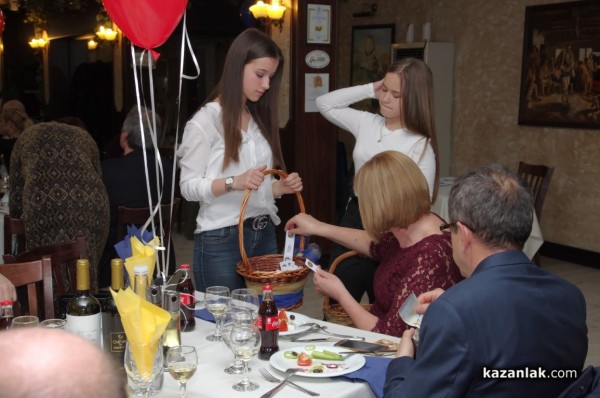 9 000 лева събраха дамите от “Inner Wheel“ Казанлък в помощ на фонда “ин витро“