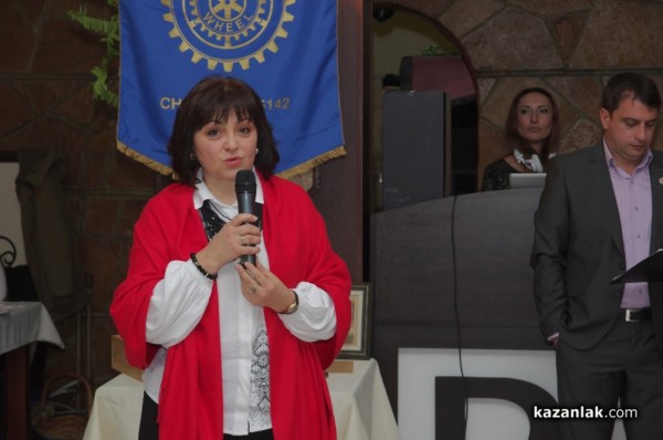 9 000 лева събраха дамите от “Inner Wheel“ Казанлък в помощ на фонда “ин витро“