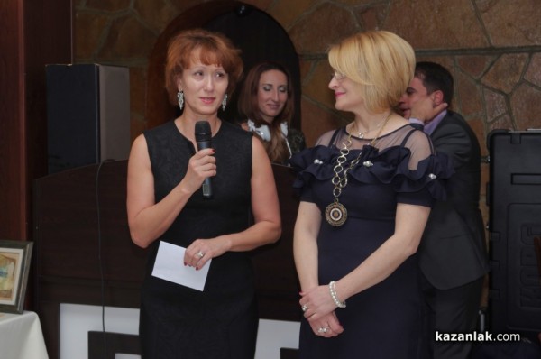 9 000 лева събраха дамите от “Inner Wheel“ Казанлък в помощ на фонда “ин витро“