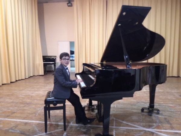 Учениците на Елена Юлиянова участваха в два концерта в Кипър