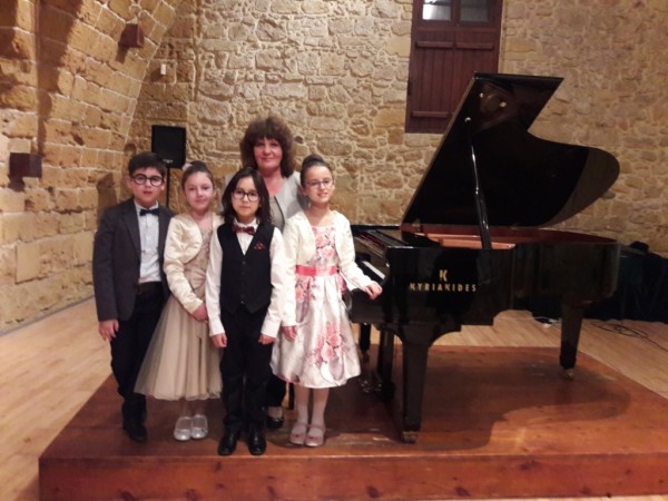 Учениците на Елена Юлиянова участваха в два концерта в Кипър